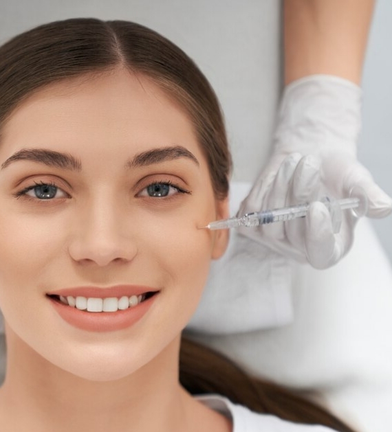 Botox og filler til hende